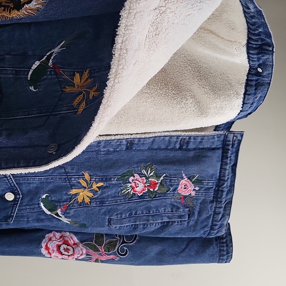 Bagatelle Sherpa Lined Denim Jacket with Floral, Avian and Feline Embroi… - Picture 9 of 16